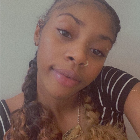 Meet your Posher, Milisha - Picture 1 of 1